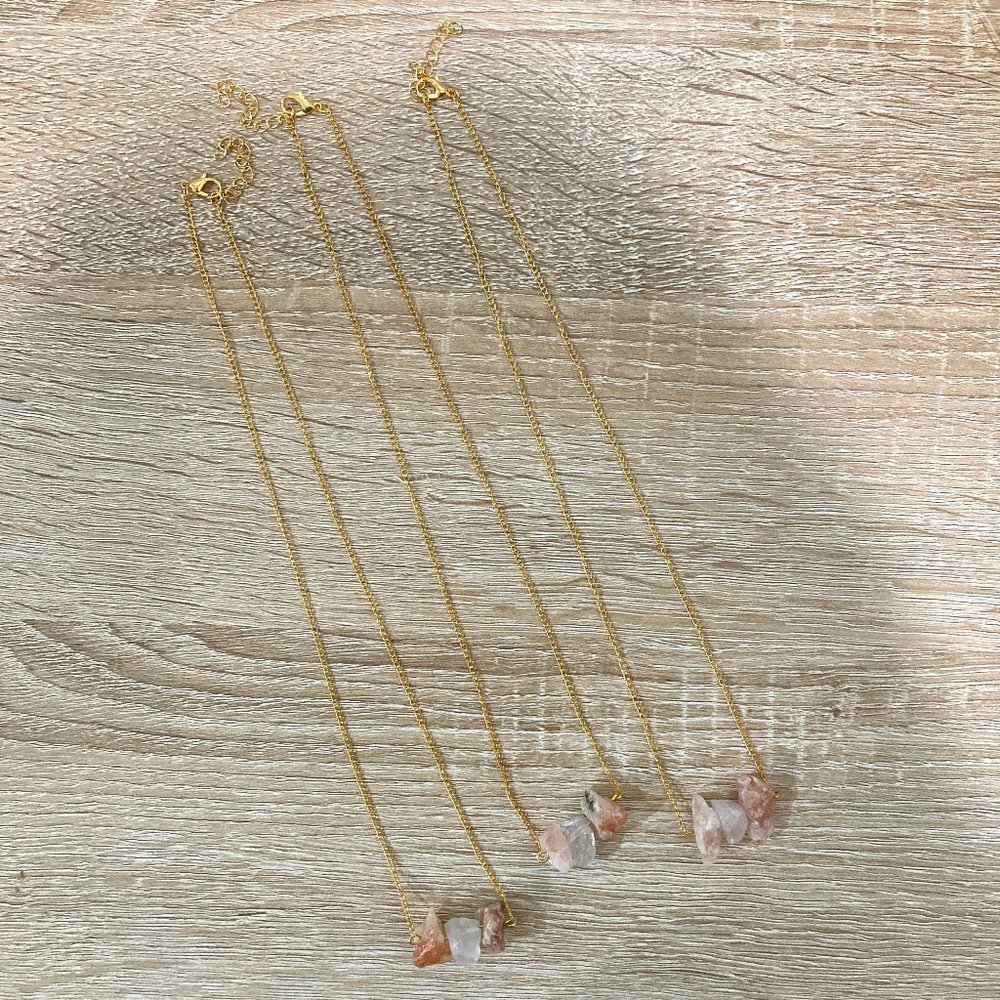 Natural Raw Cut Multicolored Quartz Stone Pendant Gold Necklace - Picture 2 of 4